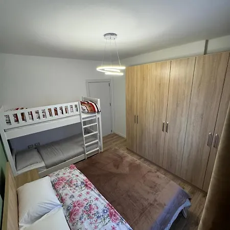 Seaside Royal Apartmán Golem (Tirana)